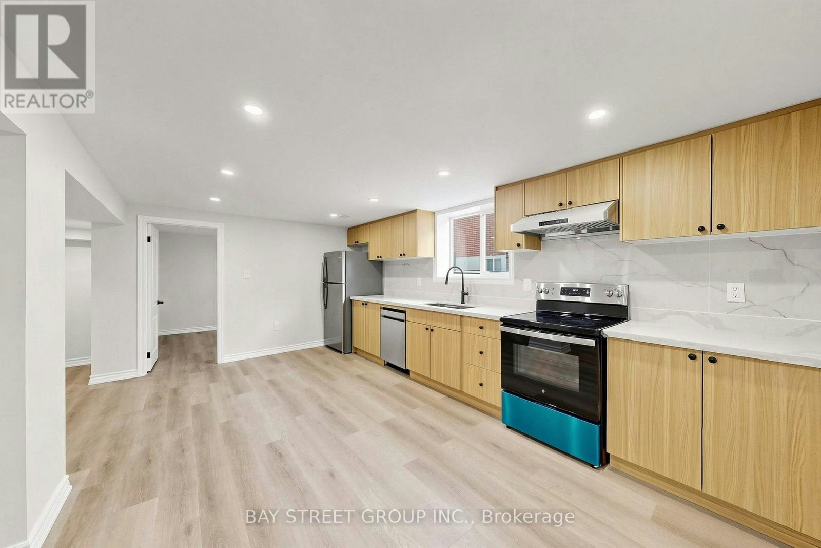 BSMT-28 Warren Avenue, Hamilton, ON, L9A 3C6 - 3