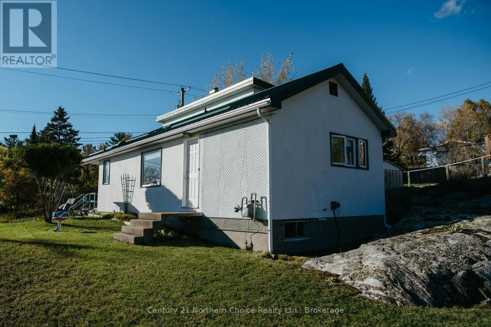 100 Regina Avenue, Kenora, ON, P9N 2Z7