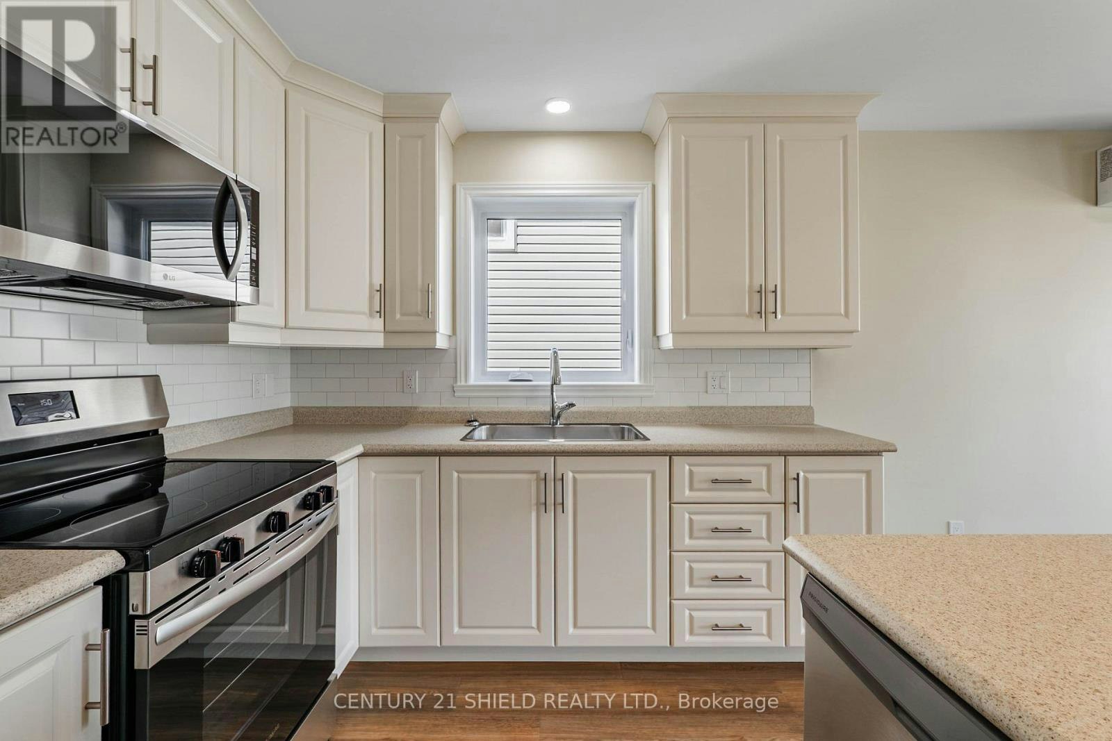 B-1234 Cumberland Street, Cornwall, ON, K6J 4K5 - 9