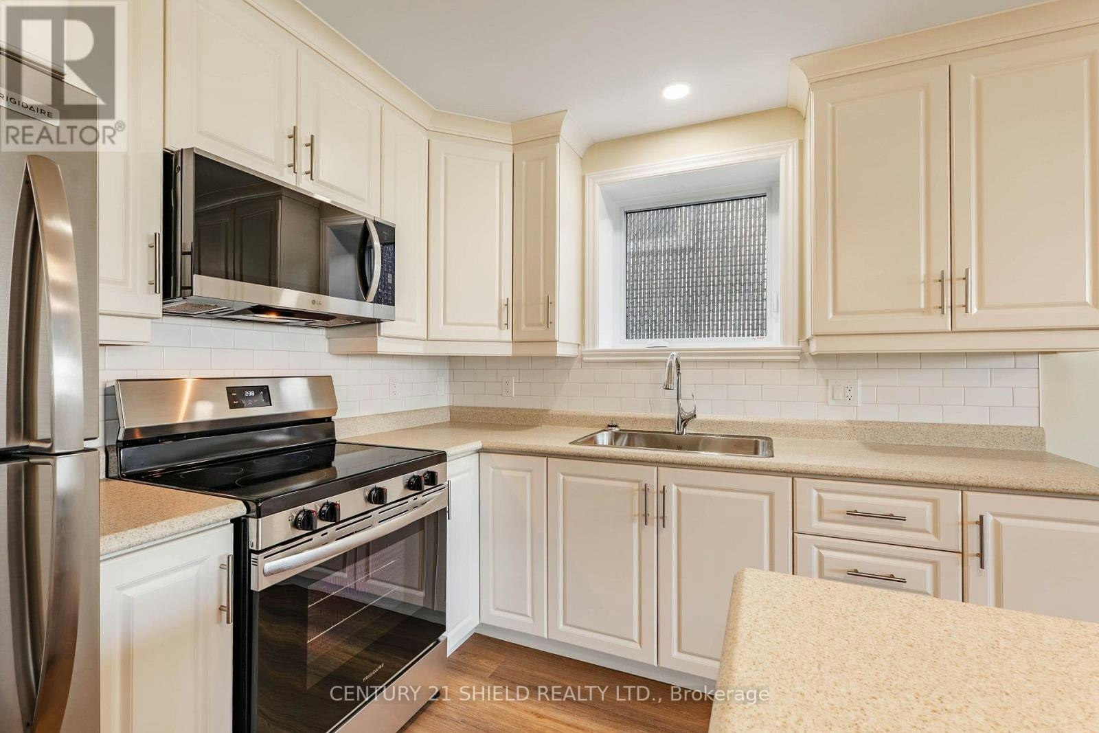 C-1234 Cumberland Street, Cornwall, ON, K6J 4K5 - 9