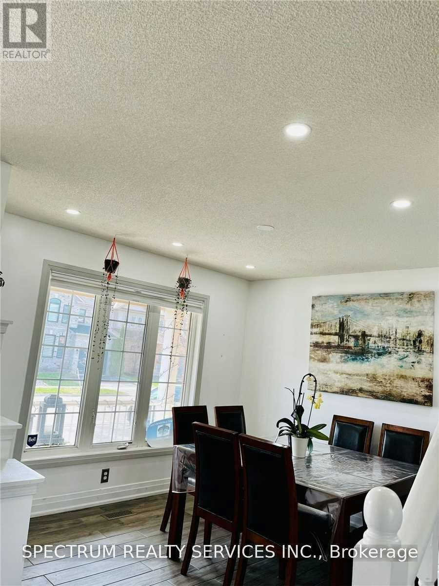 1033 Gordon Heights, Milton, ON, L9T 5S9 - 9