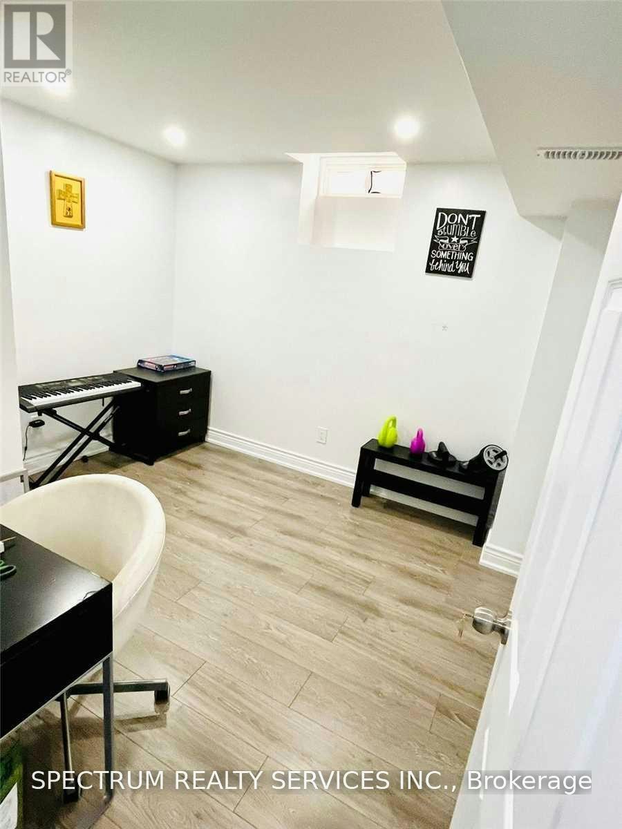 1033 Gordon Heights, Milton, ON, L9T 5S9 - 26