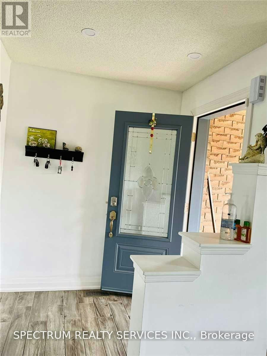 1033 Gordon Heights, Milton, ON, L9T 5S9 - 14