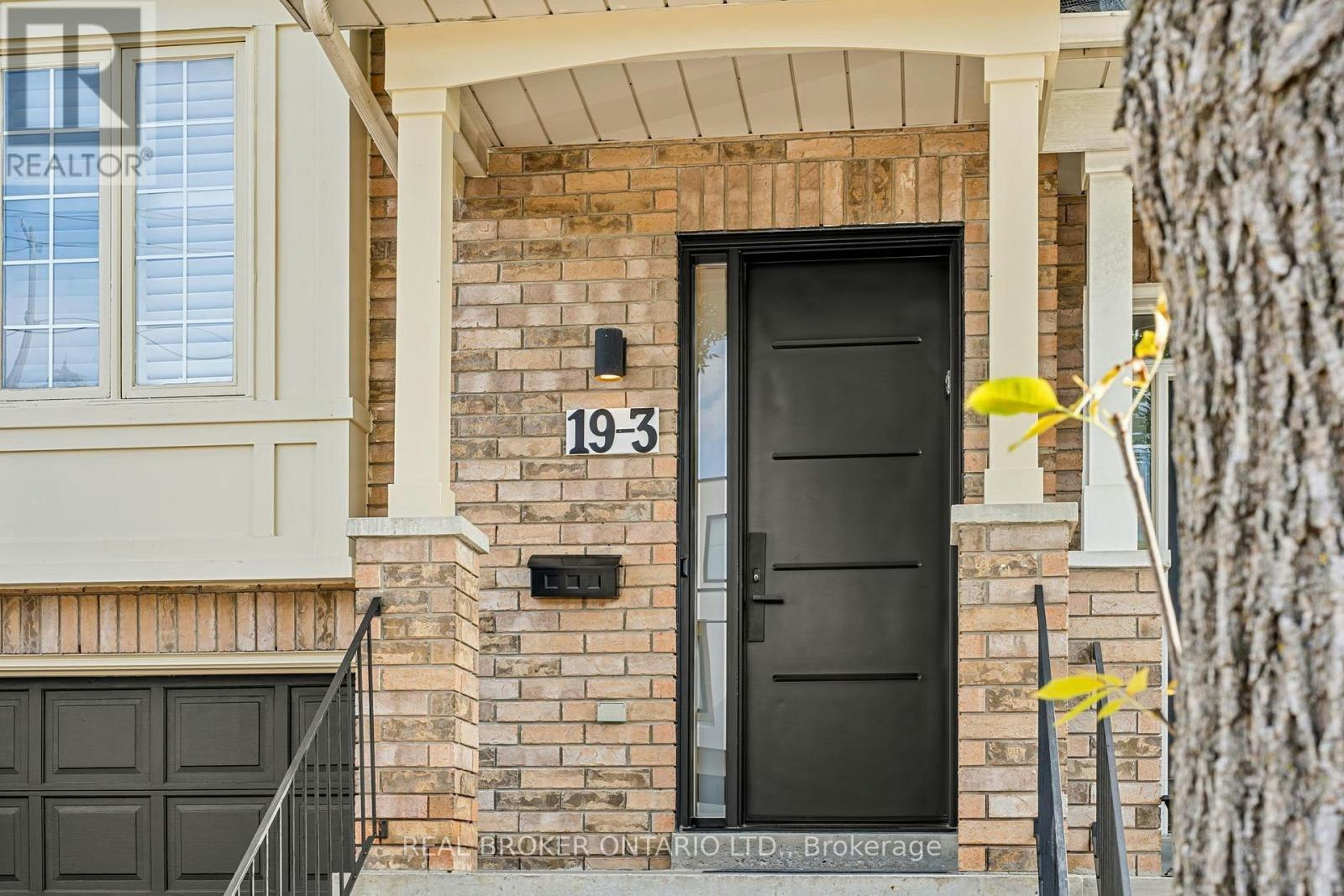 3-19 Thirtieth Street, Toronto, ON, M8W 3B7 - 2