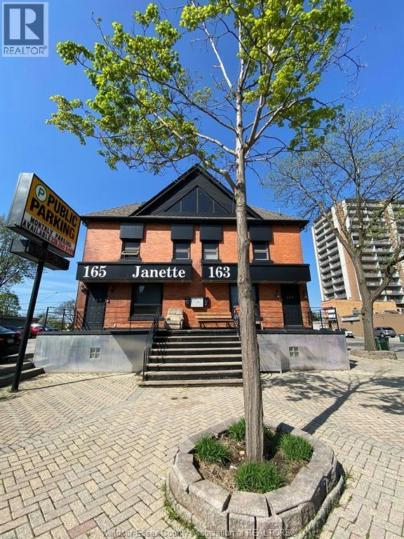PENTHOUSE-165 Janette, Windsor, ON, N9A 4Y9 - 2