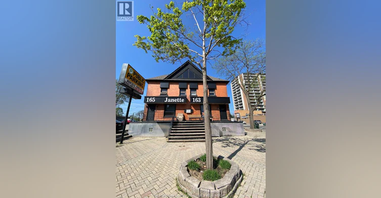 PENTHOUSE-165 Janette, Windsor, ON, N9A 4Y9 - 2