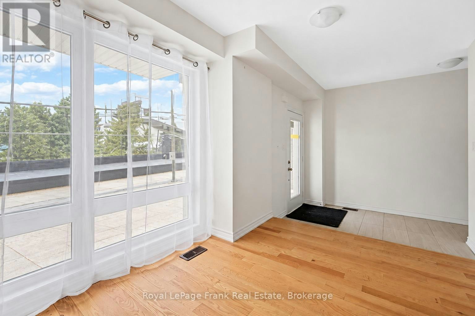 6875 Main Street, Whitchurch-Stouffville, ON, L4A 4X2 - 2