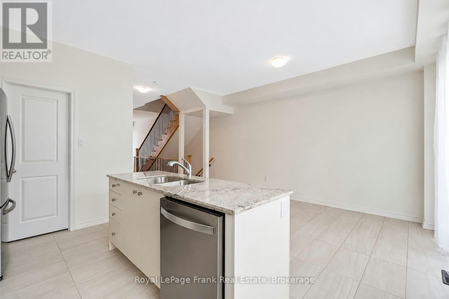 6875 Main Street, Whitchurch-Stouffville, ON, L4A 4X2 - 5