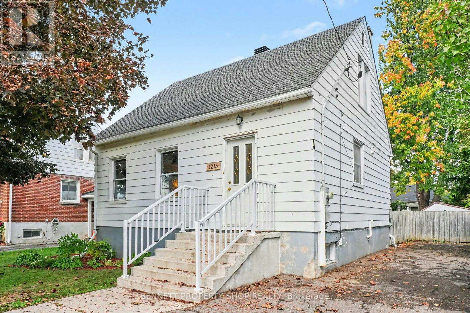 1215 Erie Avenue, Ottawa, ON, K1V 6G5