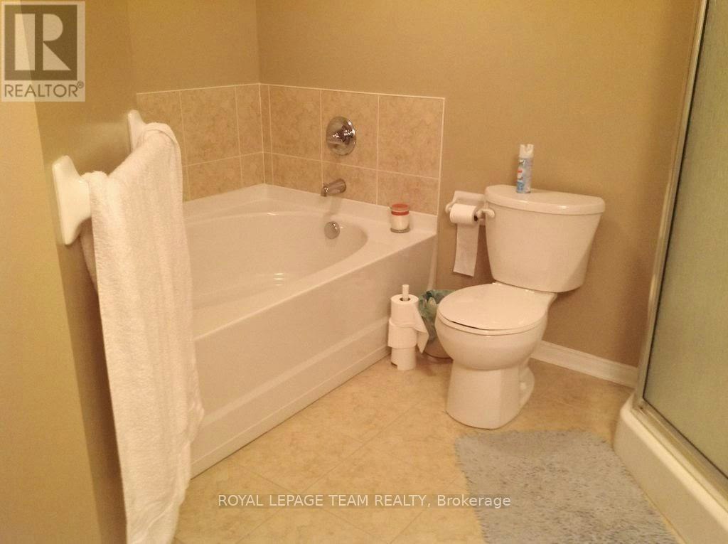 208 Tivoli Private, Ottawa, ON, K2E 0A7 - 22
