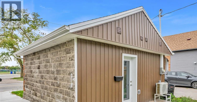 BACK-306 Foch, Windsor, ON, N8X 2V9 - 10