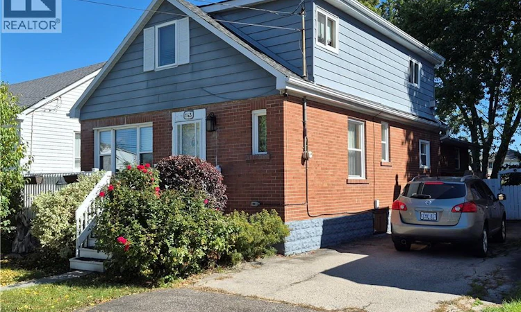 143 Walter Avenue S