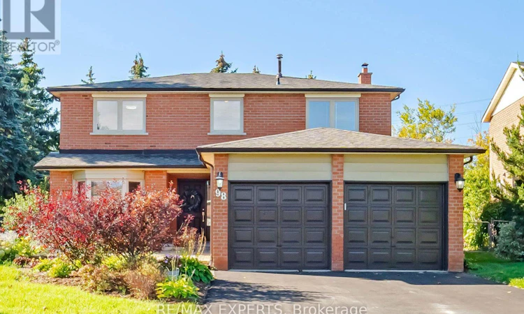 98 De Rose Avenue