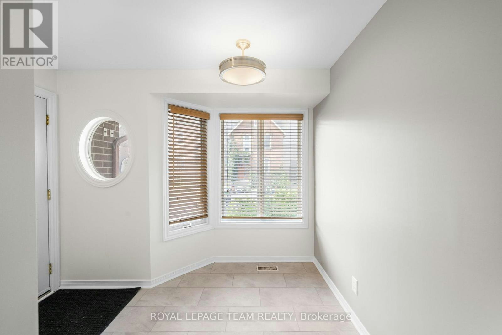 241 Lyon Street N, Ottawa, ON, K1R 1B4 - 4