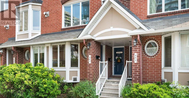 241 Lyon Street N, Ottawa, ON, K1R 1B4
