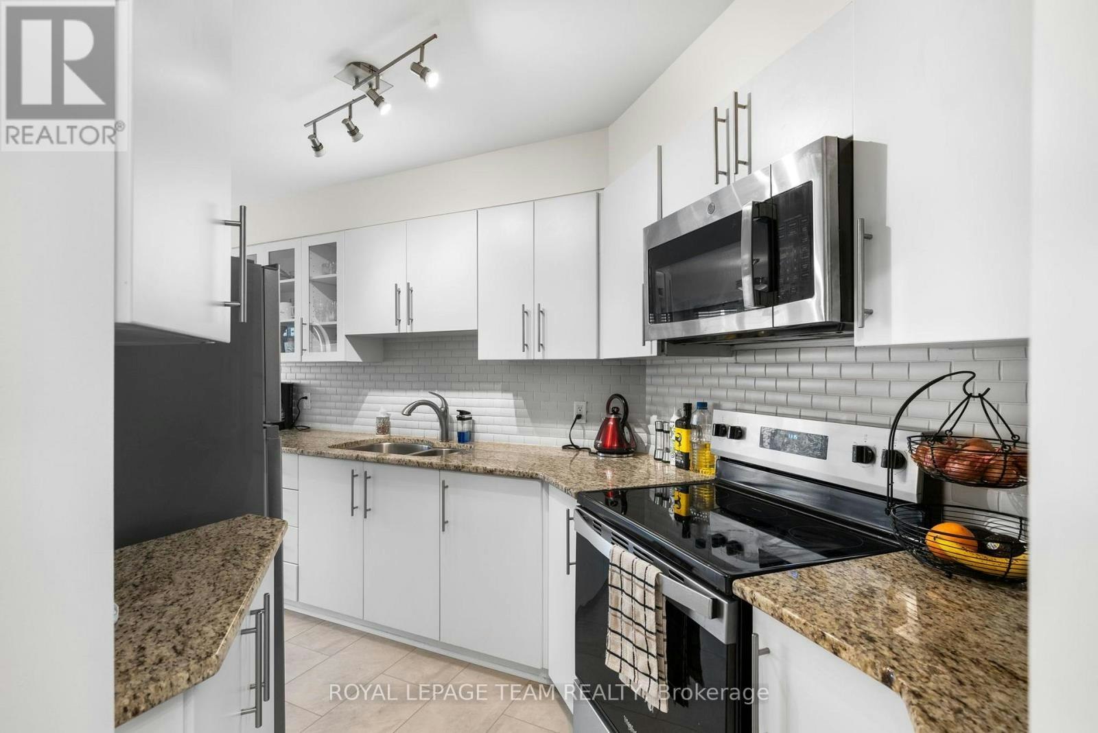 241 Lyon Street N, Ottawa, ON, K1R 1B4 - 7