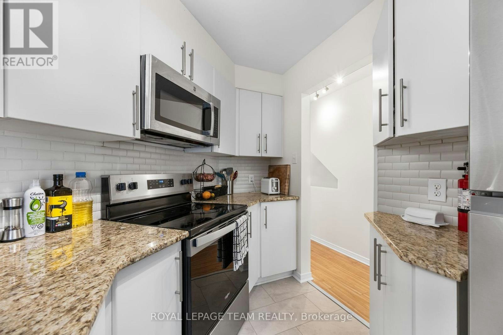 241 Lyon Street N, Ottawa, ON, K1R 1B4 - 8