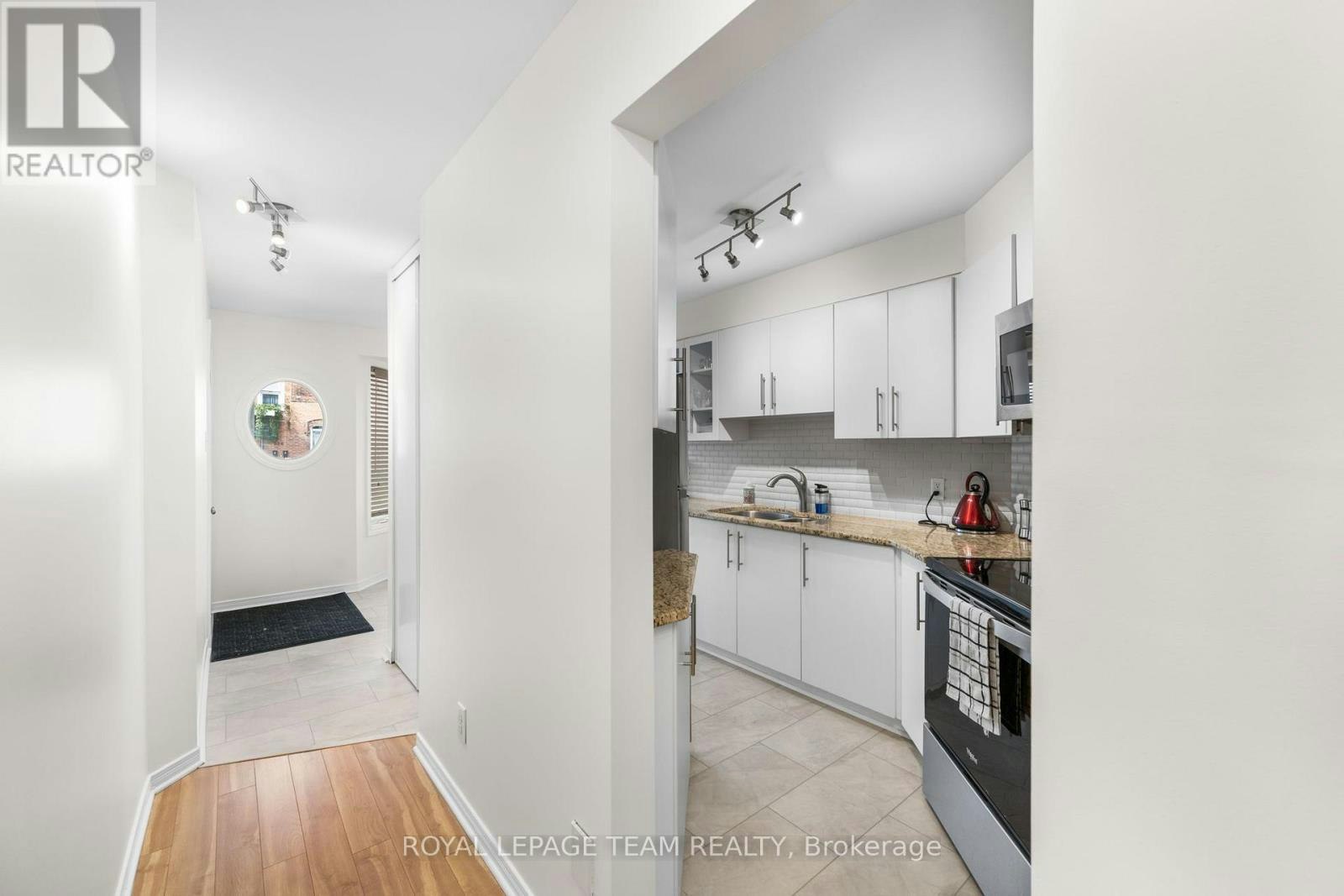 241 Lyon Street N, Ottawa, ON, K1R 1B4 - 9