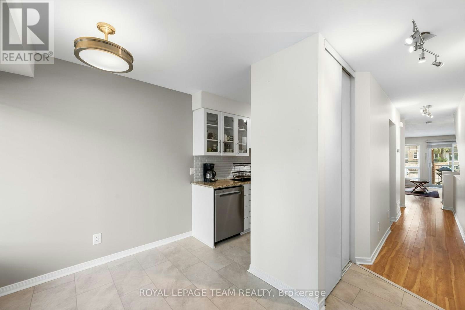 241 Lyon Street N, Ottawa, ON, K1R 1B4 - 3
