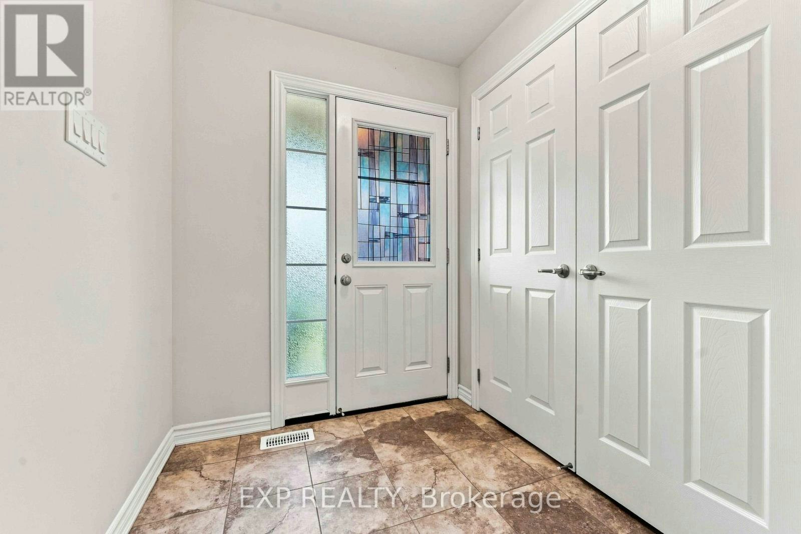 608 Parade Drive, Ottawa, ON, K2S 0Y5 - 7