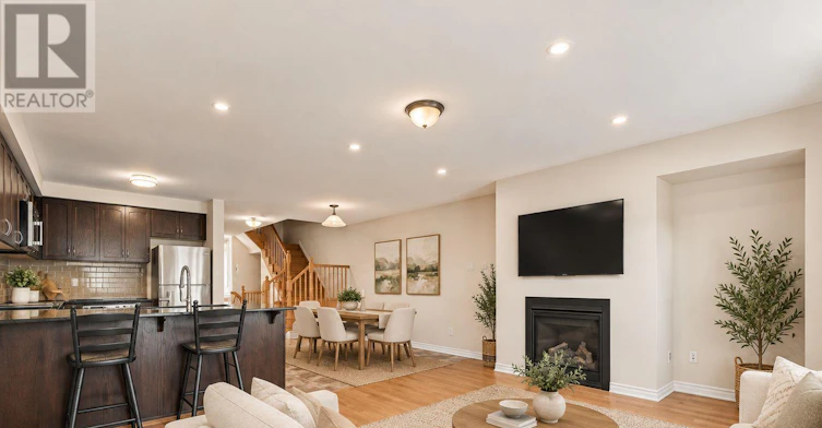 608 Parade Drive, Ottawa, ON, K2S 0Y5 - 5