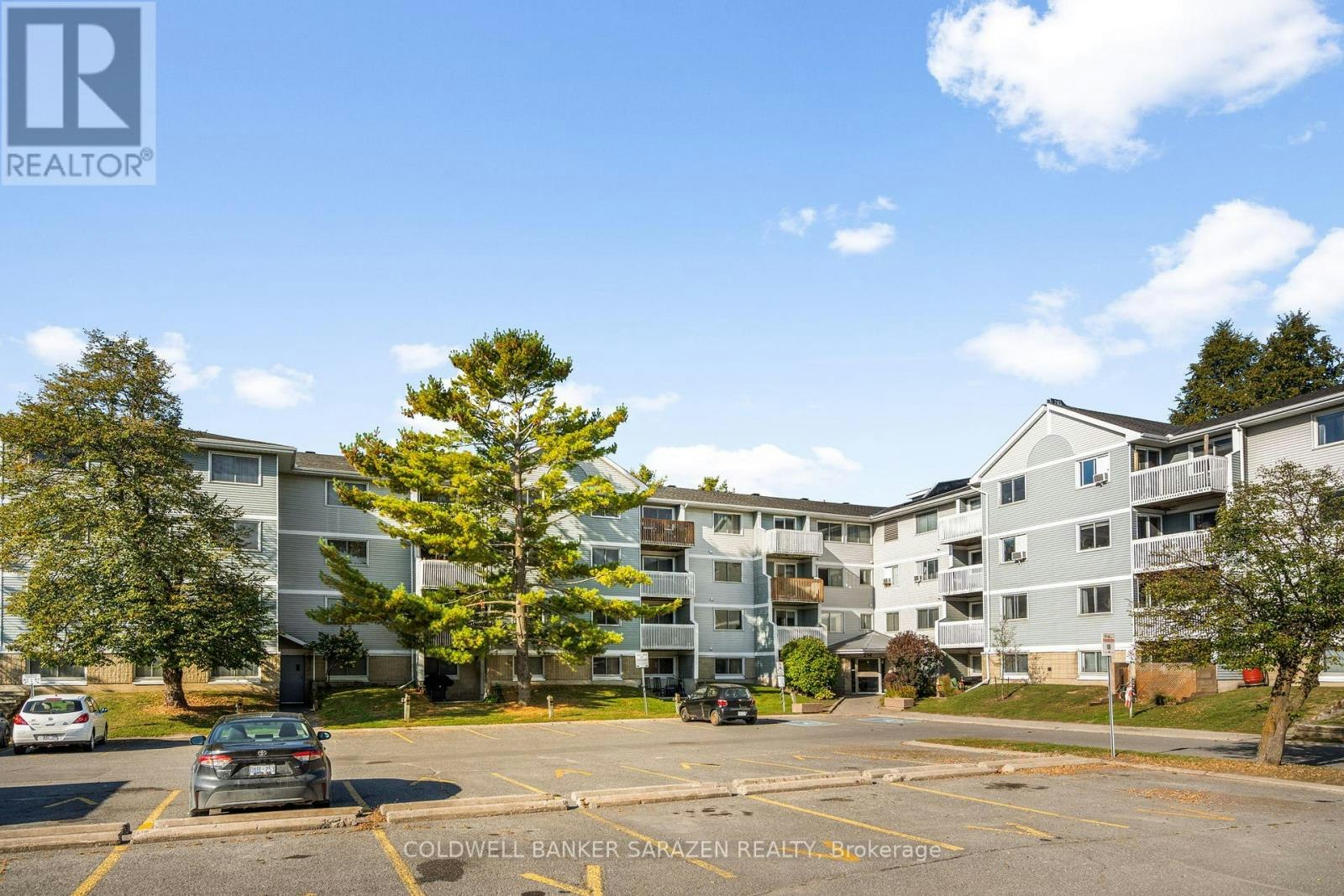 209-214 Viewmount Drive, Ottawa, ON, K2E 7X3