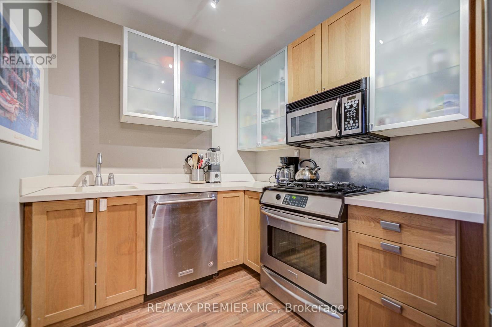 3-224 Lippincott Street, Toronto, ON, M5S 2P5 - 3
