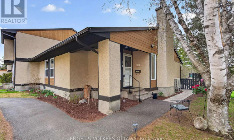 77-3344 Uplands Drive