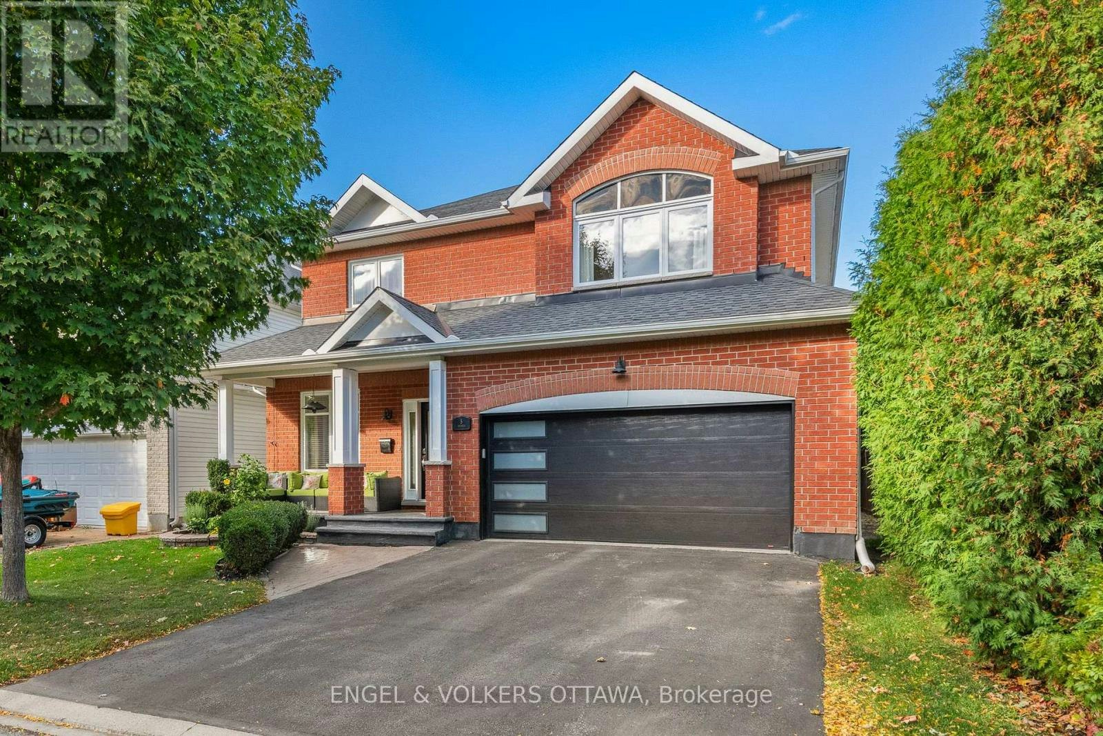 5 Valencia Street, Ottawa, ON, K2G 6T1