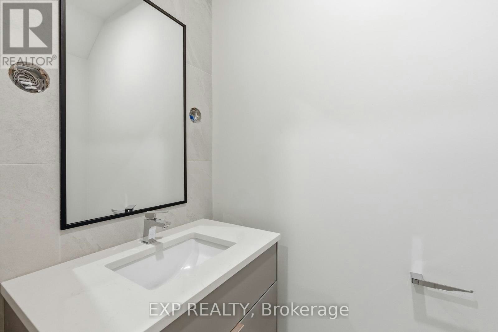 A-512 Roosevelt Avenue, Ottawa, ON, K2A 1Z8 - 9