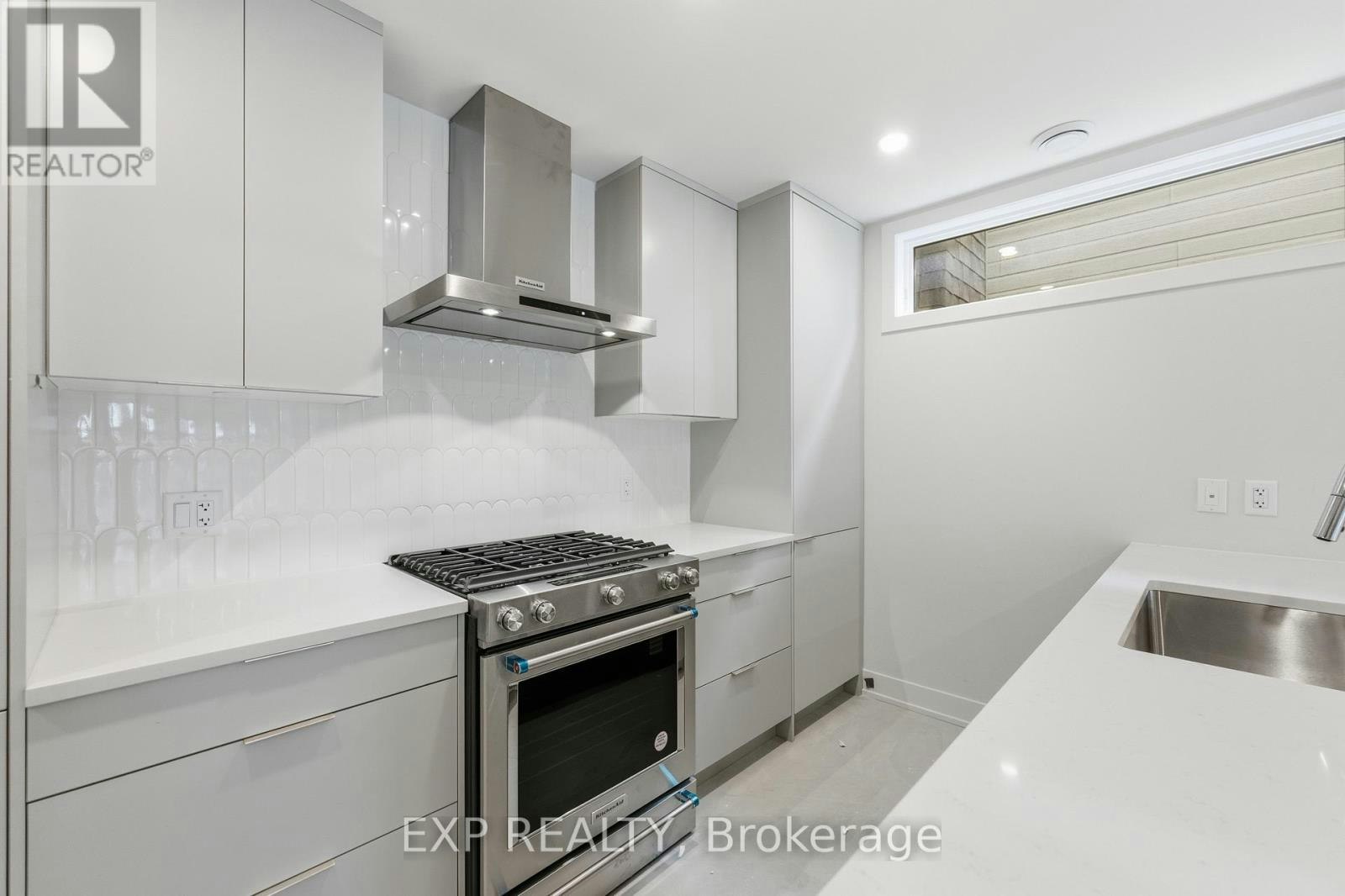 A-512 Roosevelt Avenue, Ottawa, ON, K2A 1Z8 - 6