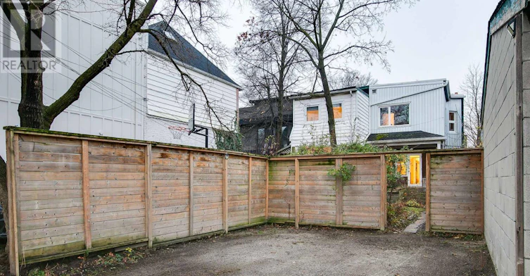 597 Palmerston Avenue, Toronto, ON, M6G 2P8 - 32