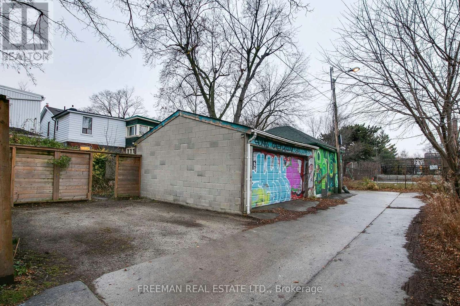597 Palmerston Avenue, Toronto, ON, M6G 2P8 - 33