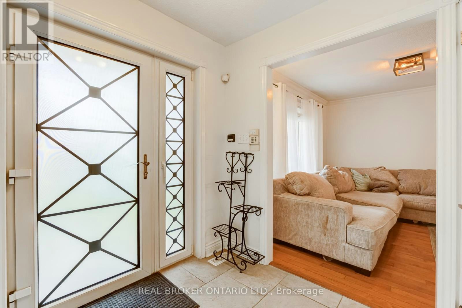 96 Rutledge Avenue, Newmarket, ON, L3Y 5T4 - 10