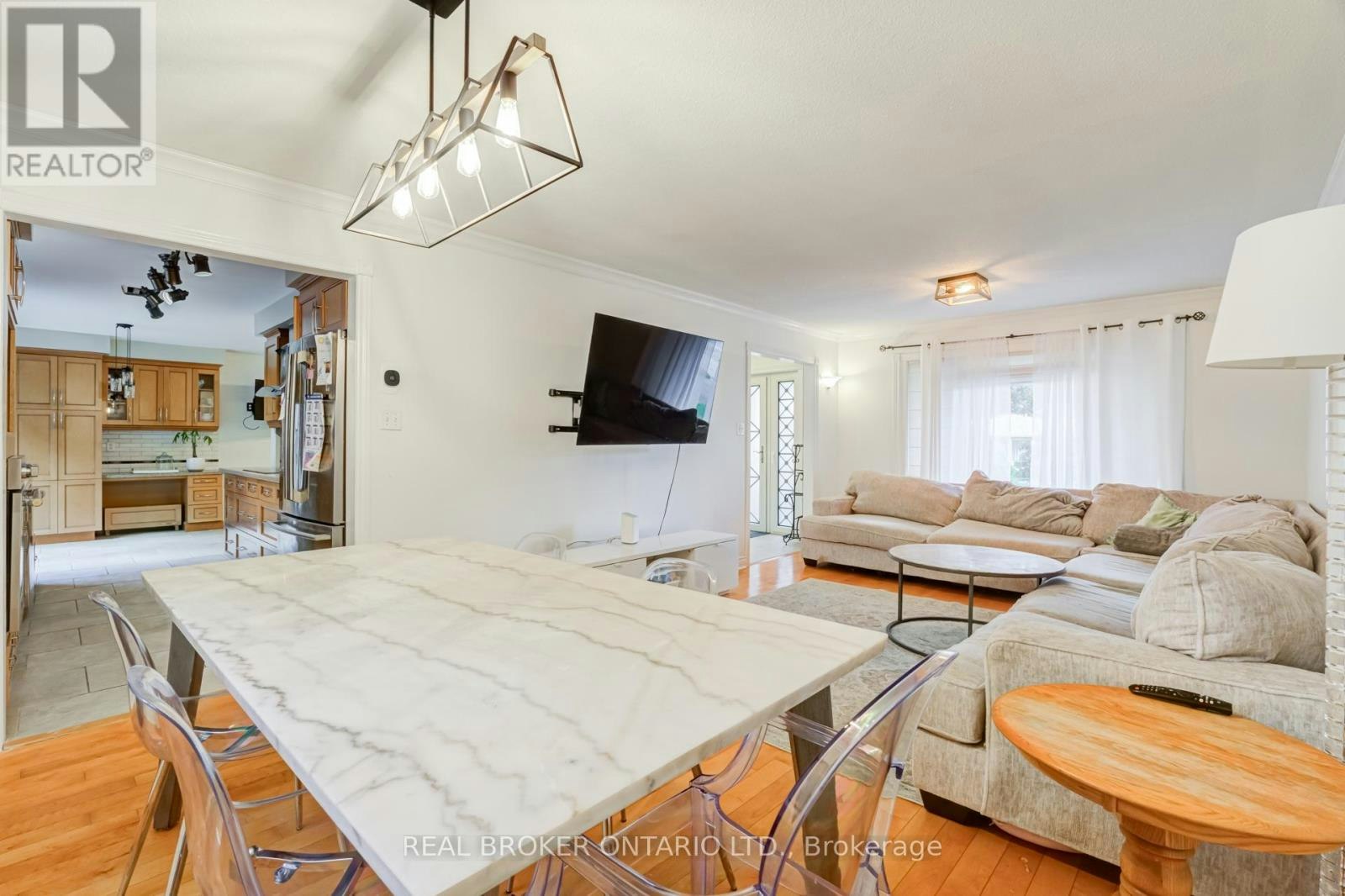 96 Rutledge Avenue, Newmarket, ON, L3Y 5T4 - 16