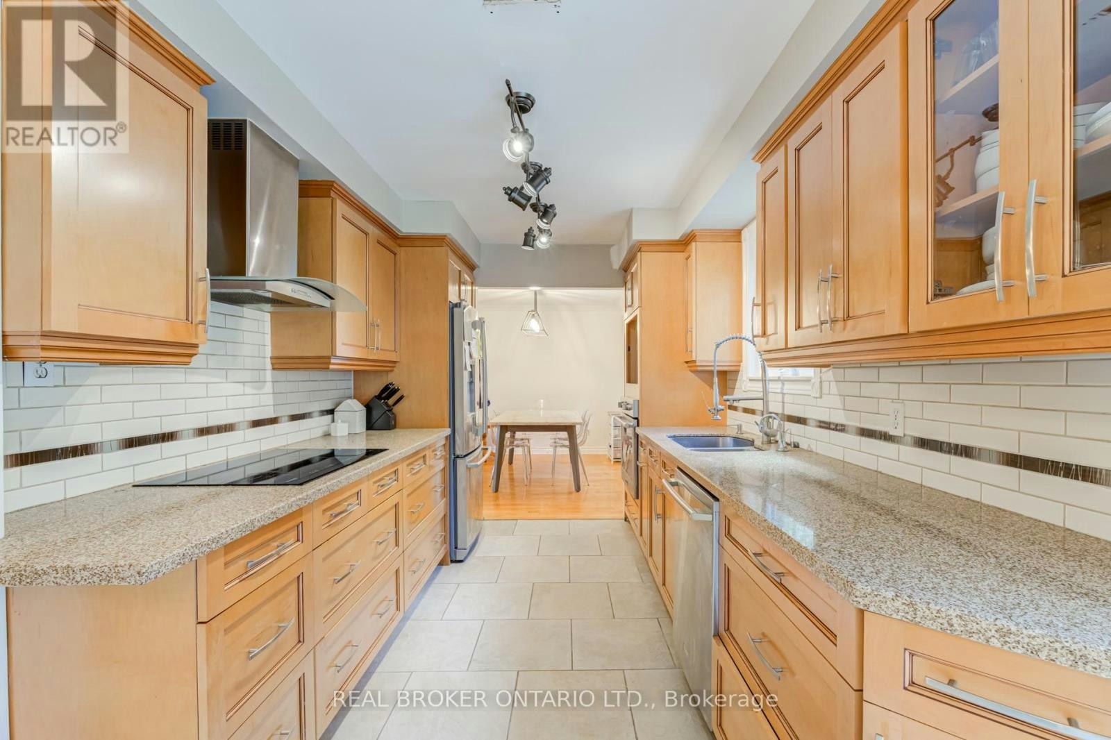 96 Rutledge Avenue, Newmarket, ON, L3Y 5T4 - 19