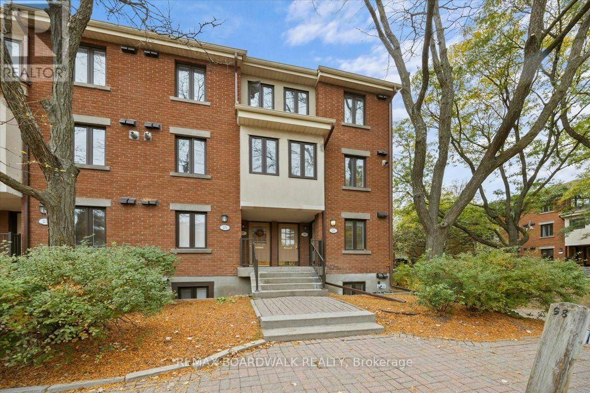 31 Sheba Private, Ottawa, ON, K1K 4K8