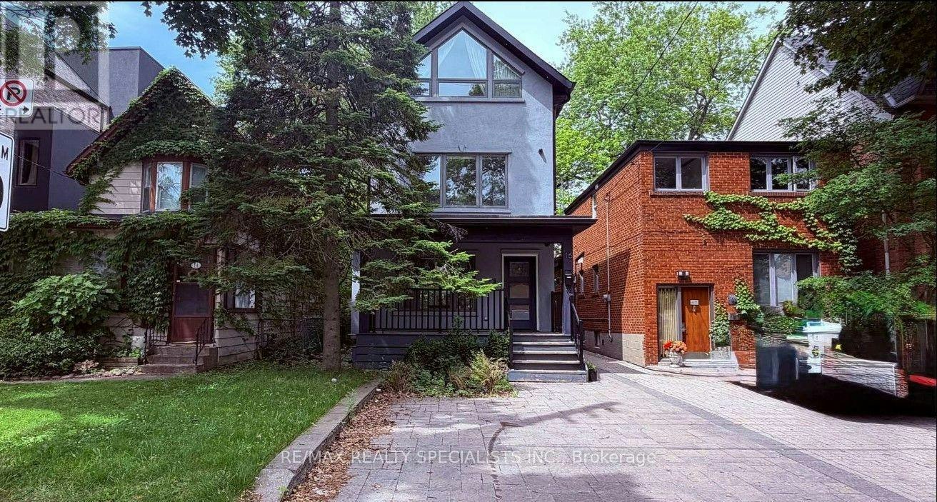 16 Woodlee Road, Toronto, ON, M4E 2R1