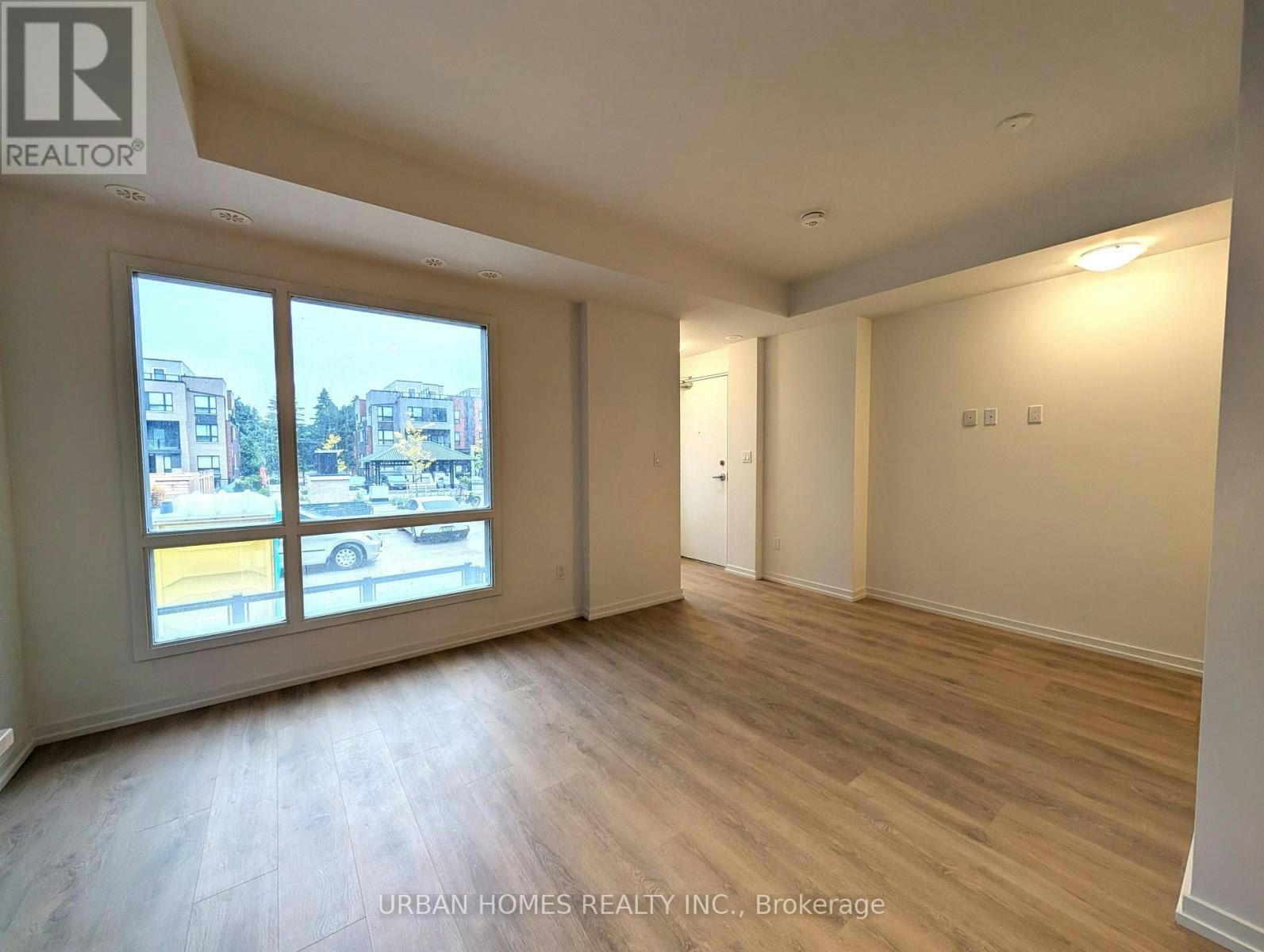 16-14 Lytham Green Circle, Newmarket, ON, L3Y 0C7 - 5