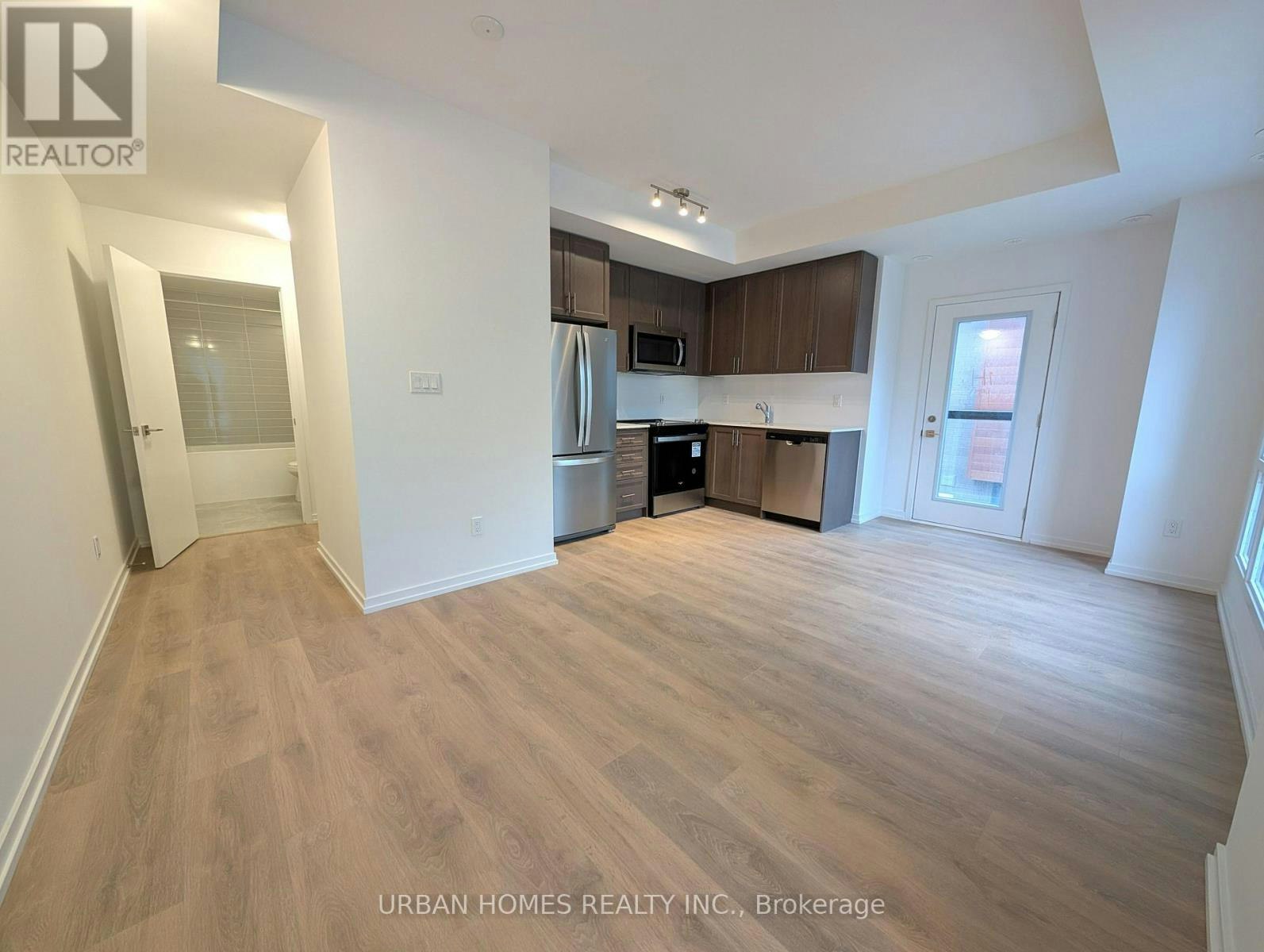 16-14 Lytham Green Circle, Newmarket, ON, L3Y 0C7 - 3