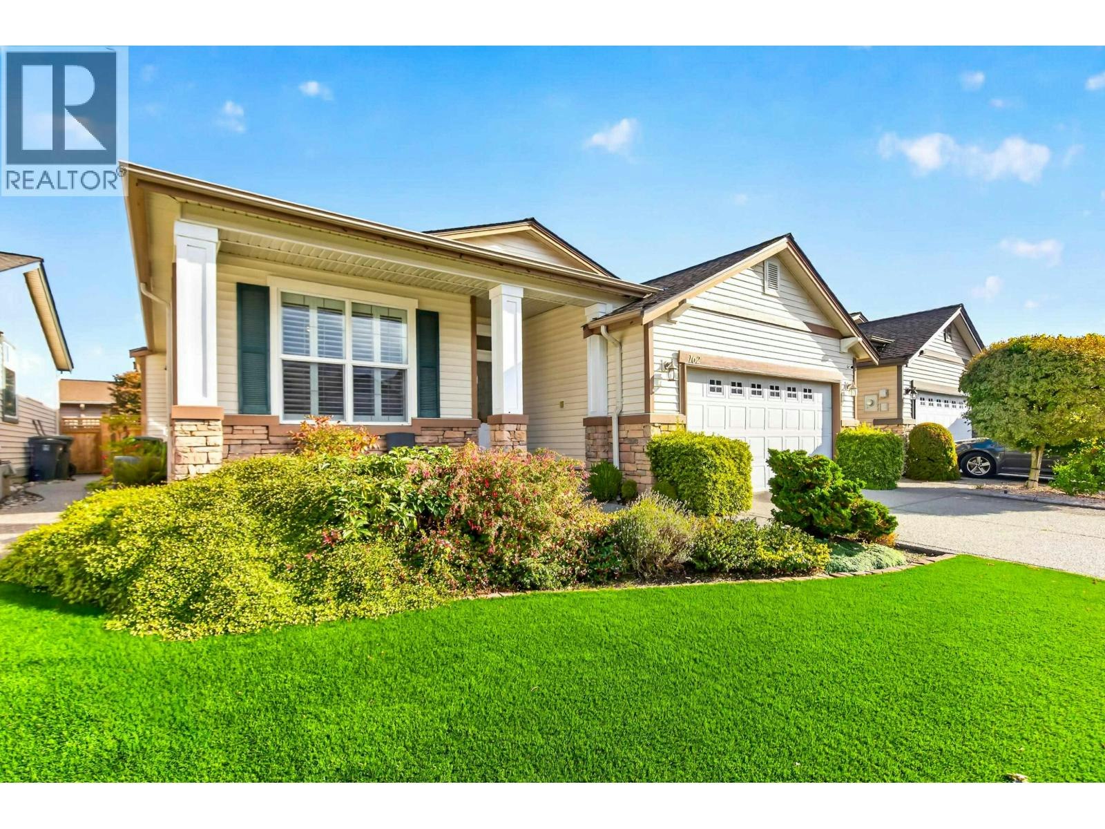 162-19639 Meadow Gardens Way - 2