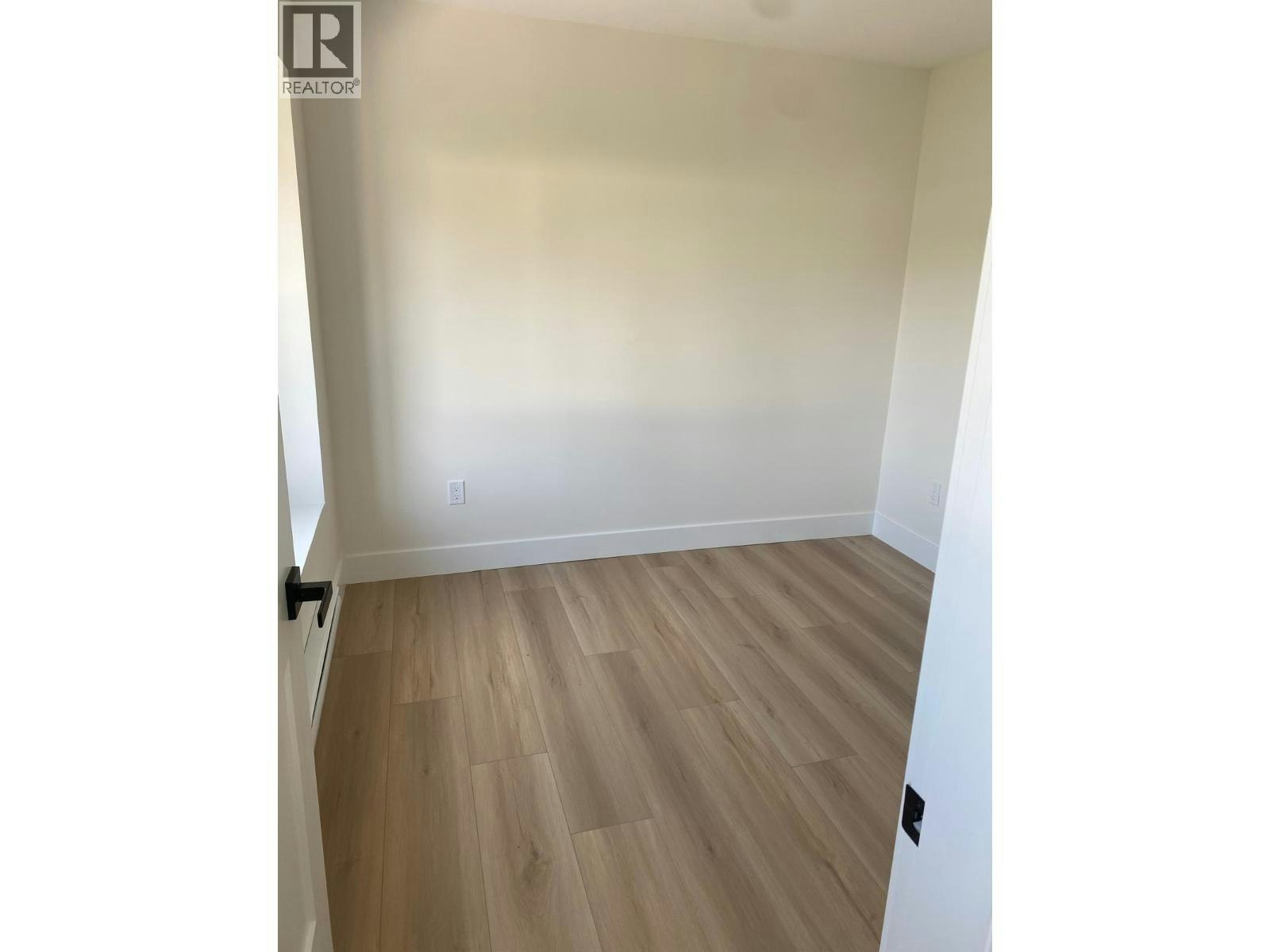 10408 B Dennis Crescent, Richmond, BC, V7A 3R5 - 2