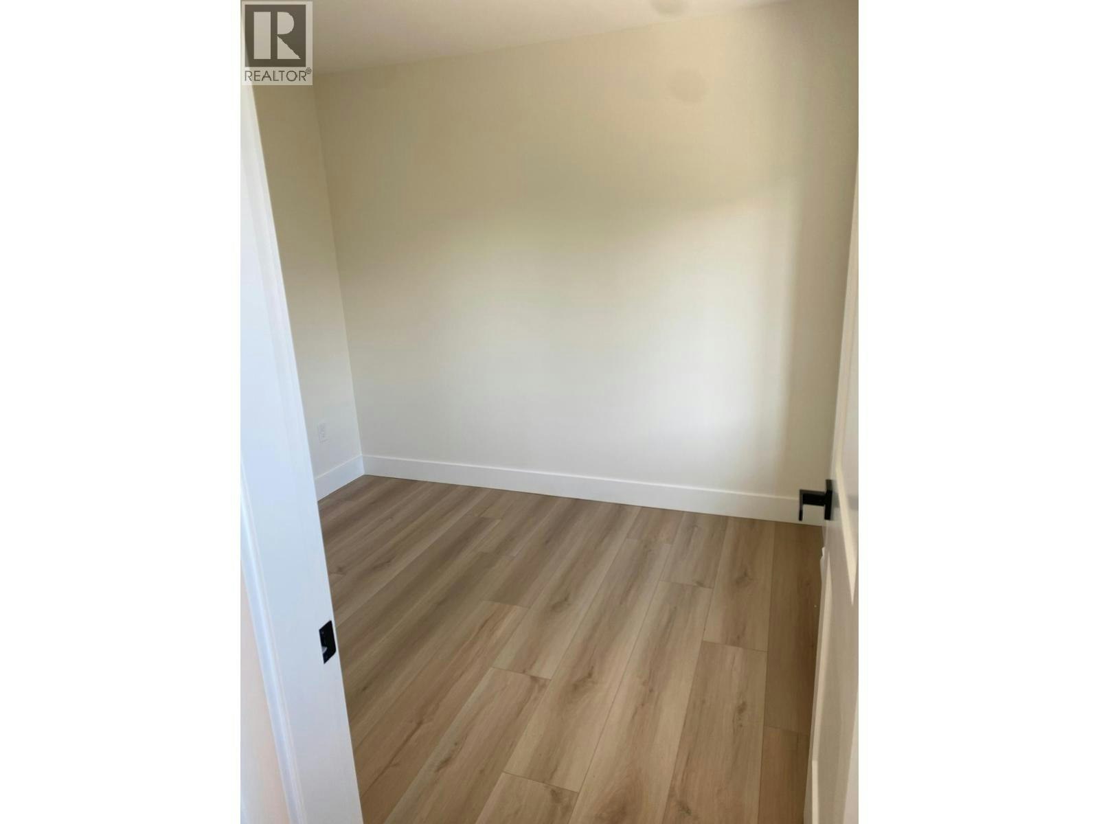 10408 B Dennis Crescent, Richmond, BC, V7A 3R5 - 3
