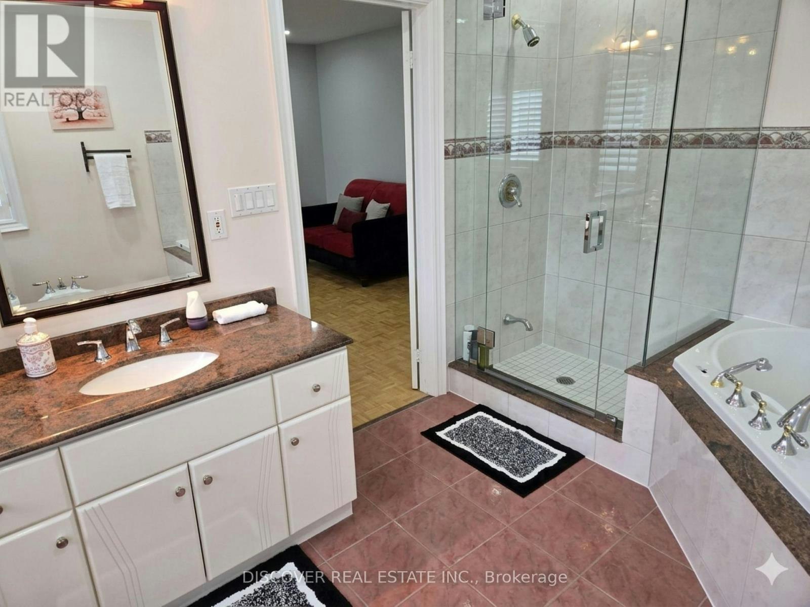 963 Hampton Crescent, Mississauga, ON, L5G 4G7 - 8