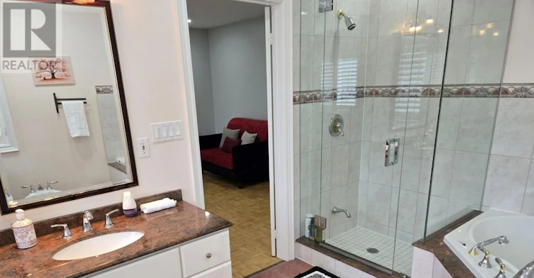 963 Hampton Crescent, Mississauga, ON, L5G 4G7 - 8