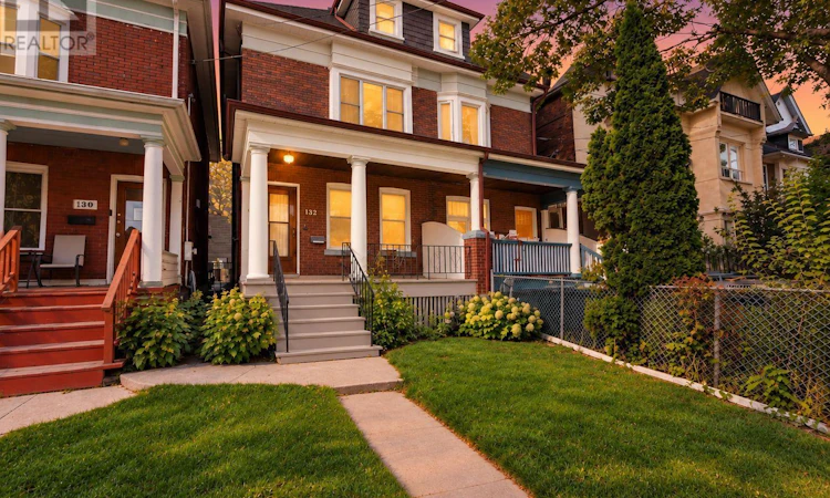 132 Close Avenue