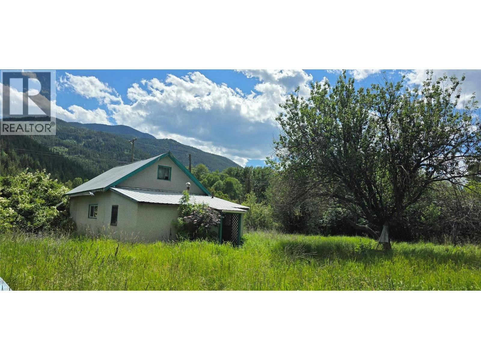 5778 97 Highway, Falkland, BC, V0E 1W0