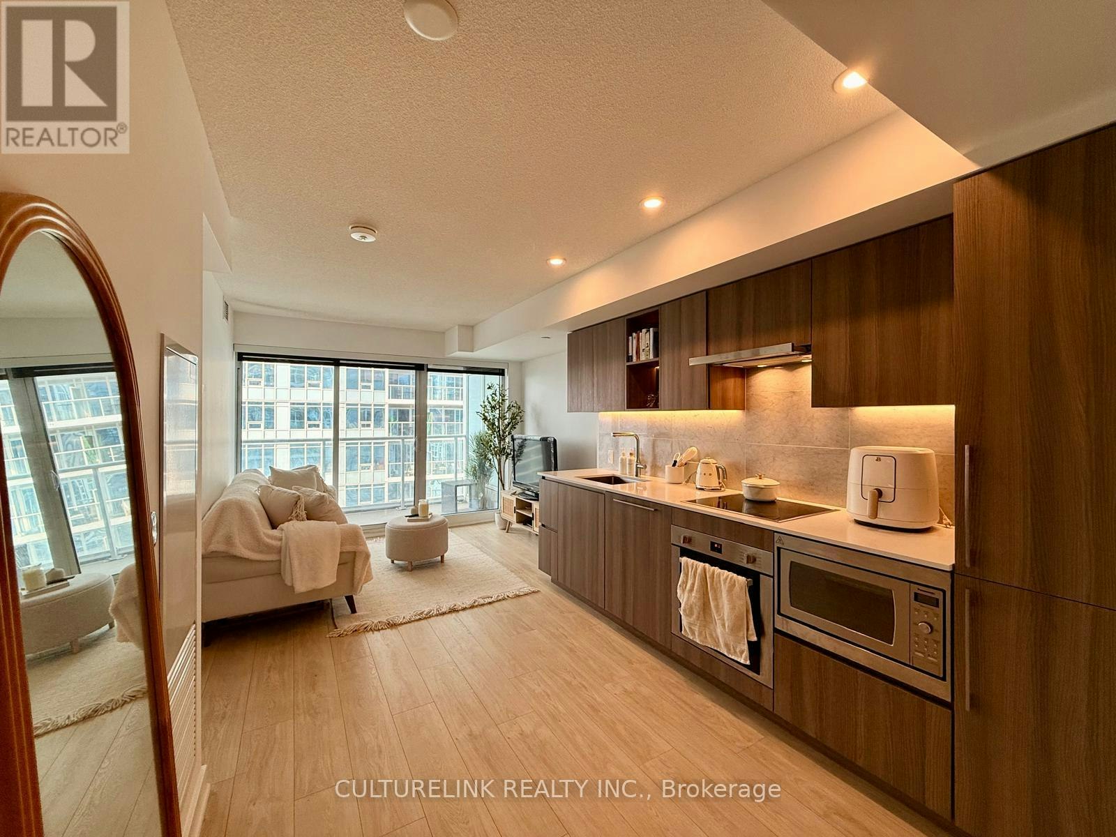 2205-17 Bathurst Street, Toronto, ON, M5V 0N1 - 3