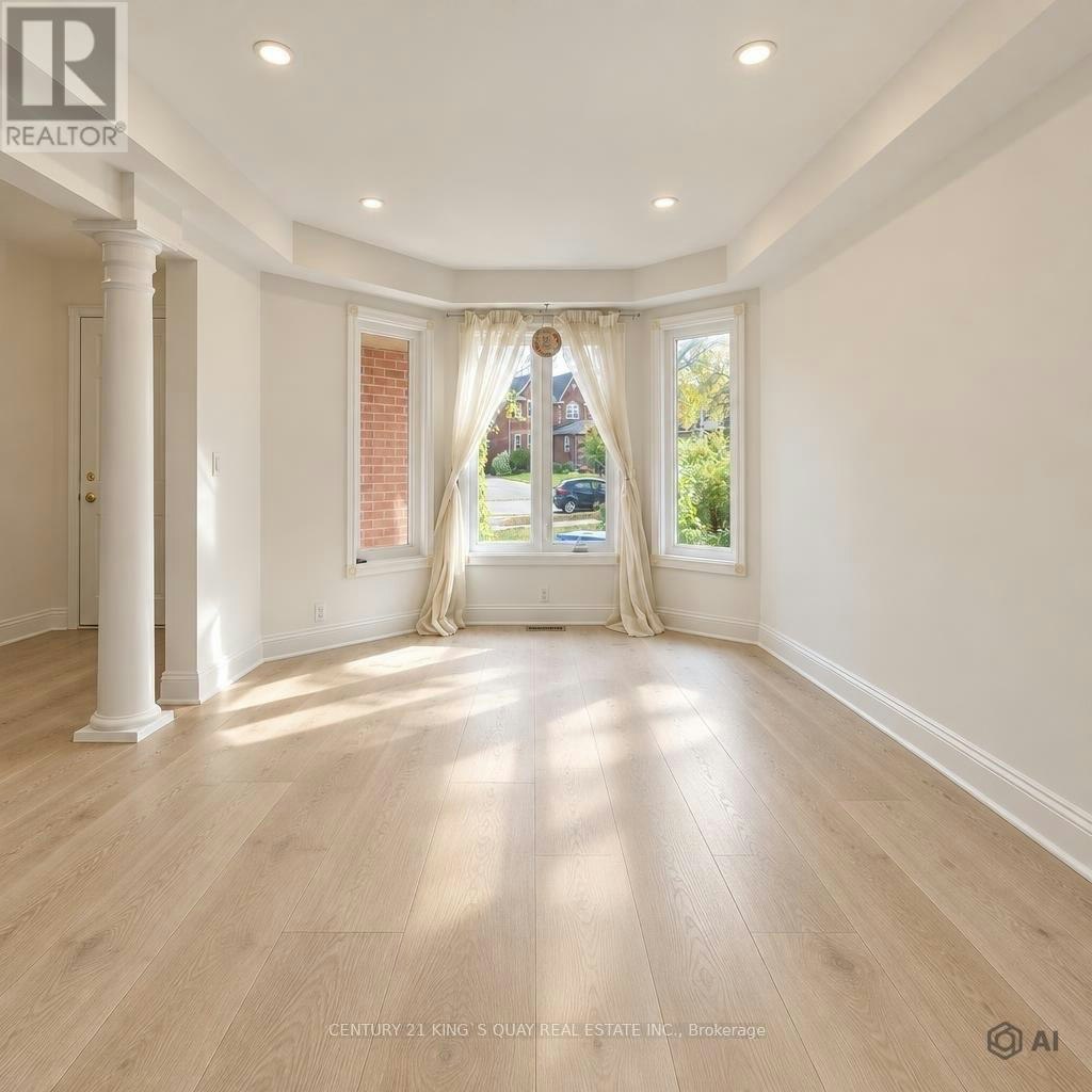 36 Dawlish Avenue, Aurora, ON, L4G 6R4 - 6