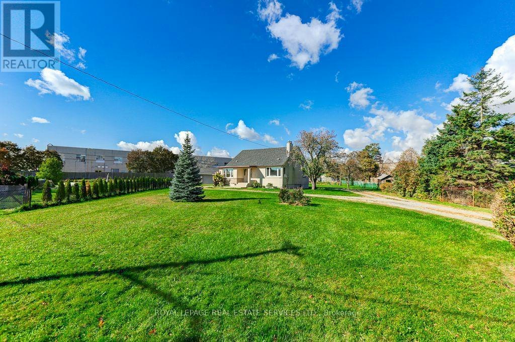 MAIN-1695 Coram Crescent, Mississauga, ON, L4X 1L1 - 2